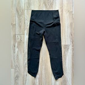 Athleta Salutation Stash Pocket 7/8 Tight Size M